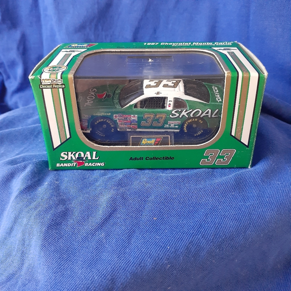 NIB Revell Nascar #33 Ken Schrader 1997 Skoal Bandit Racing Chev $12.50 🇨🇦SHIP